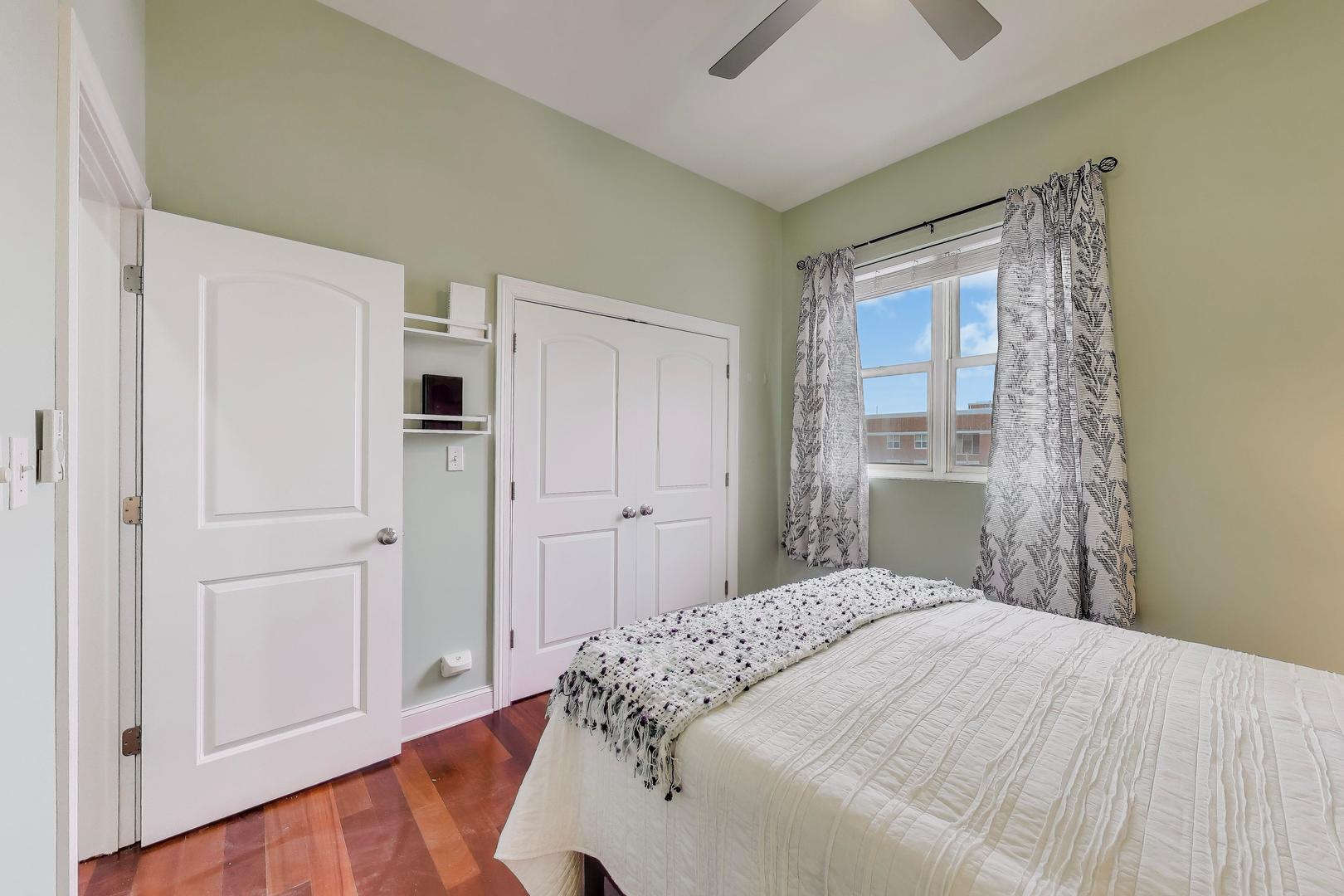 1169 West Madison Street, Unit 4W Chicago, IL 60607 - Photo 17 of 23