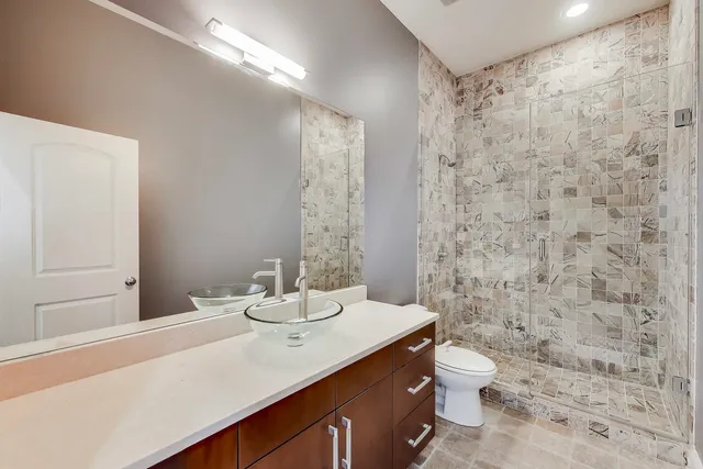 $715,000 | 1169 West Madison Street, Unit 4W, Chicago, IL 60607