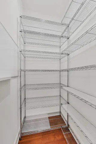 $715,000 | 1169 West Madison Street, Unit 4W, Chicago, IL 60607