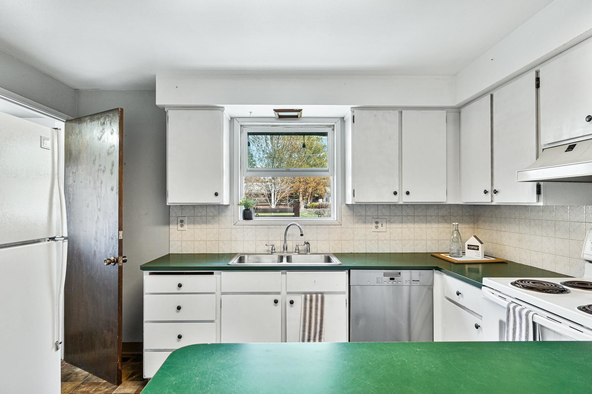 2519 South Bowdish Road Spokane Valley, WA 99206 - Photo 5 of 21 Gallery Image 5