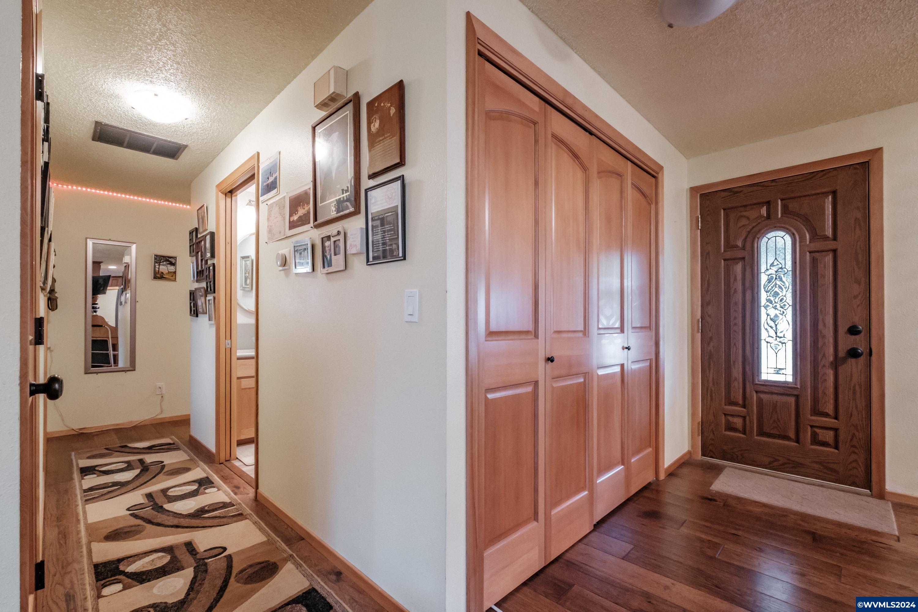 1214 Northeast Springwood Drive Albany, OR 97321 - Photo 6 of 50