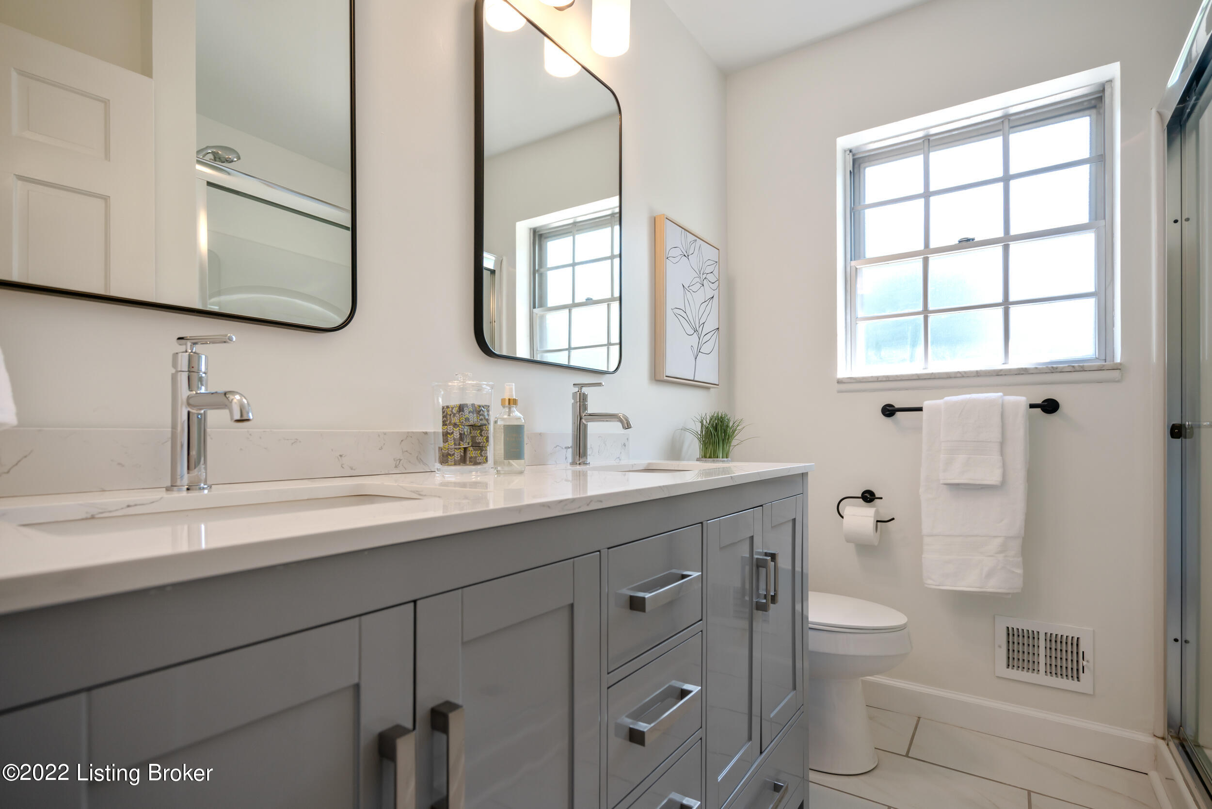 3827 Leland Road, Unit 4 Louisville, KY 40207 - Photo 27 of 34 3827 Leland Road-30