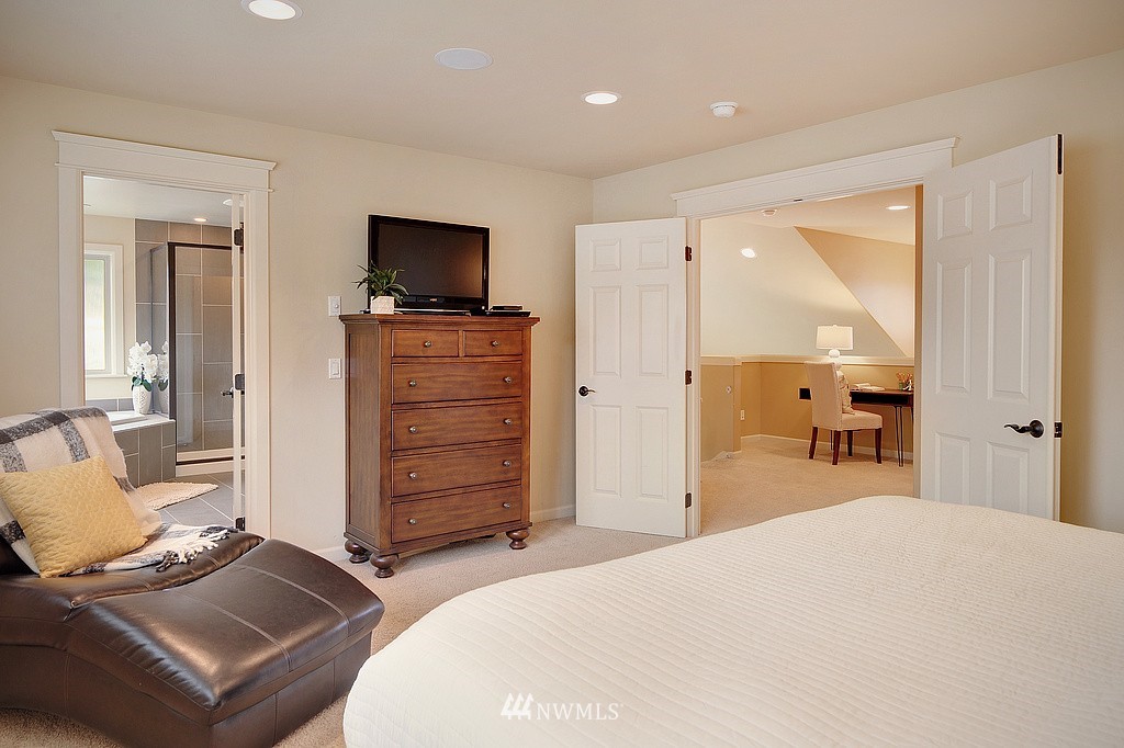 6798 Southeast 2nd Street Renton, WA 98059 - Photo 15 of 23