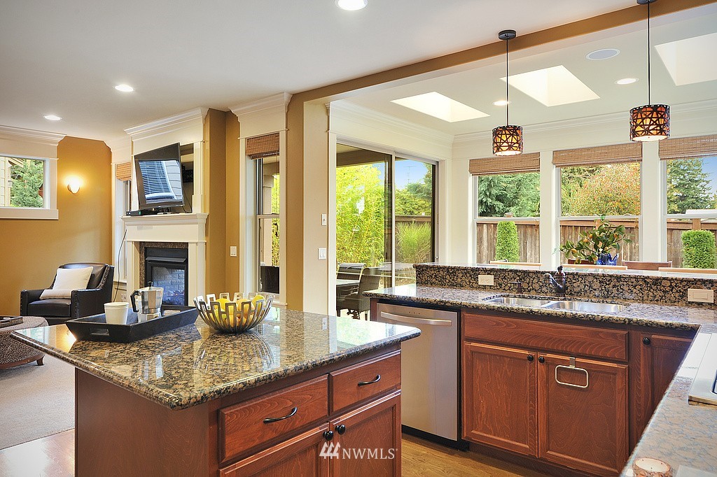 6798 Southeast 2nd Street Renton, WA 98059 - Photo 8 of 23