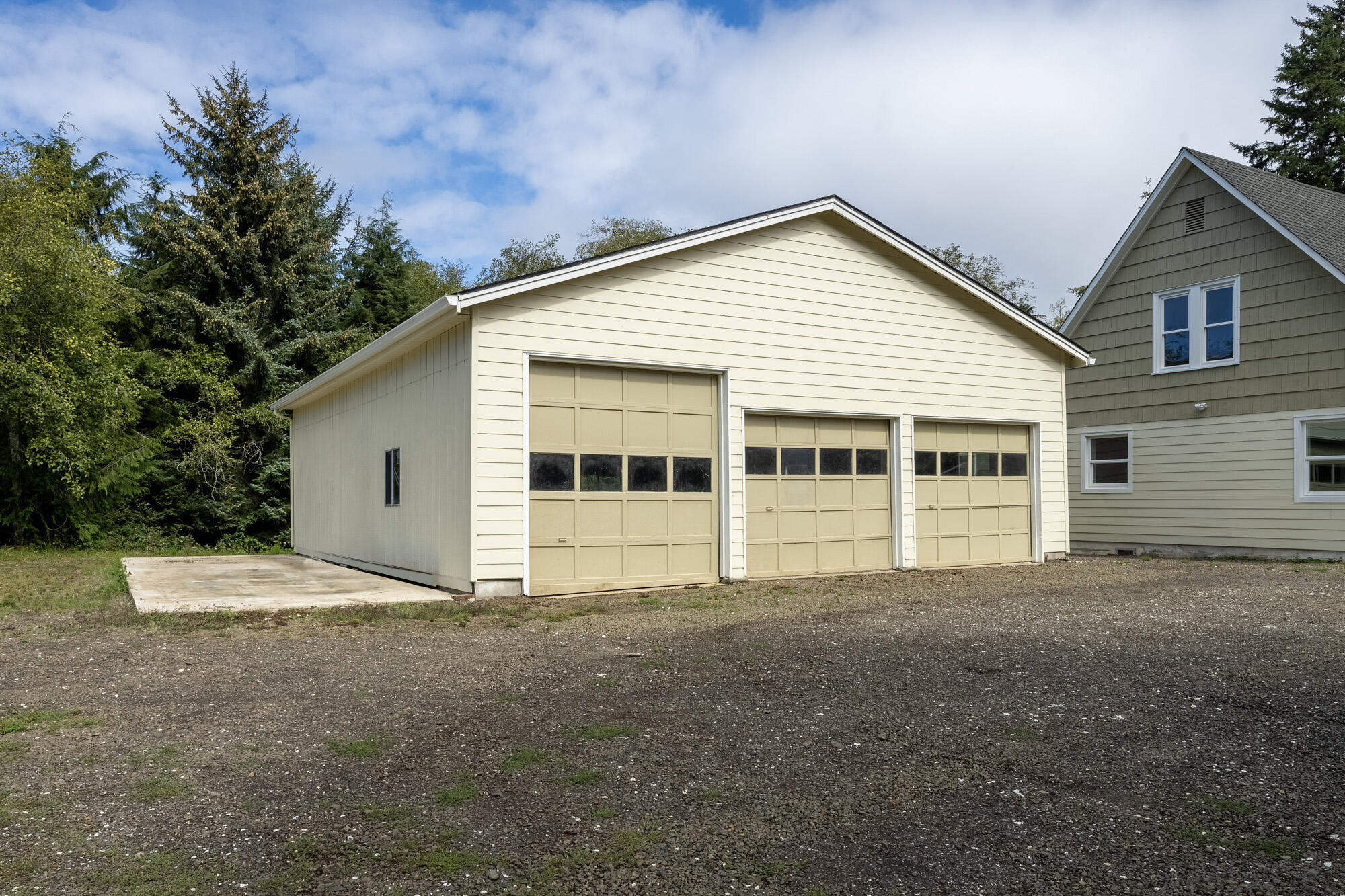 2700 Hughey Tillamook, OR 97141 - Photo 4 of 14 Garage For Sale