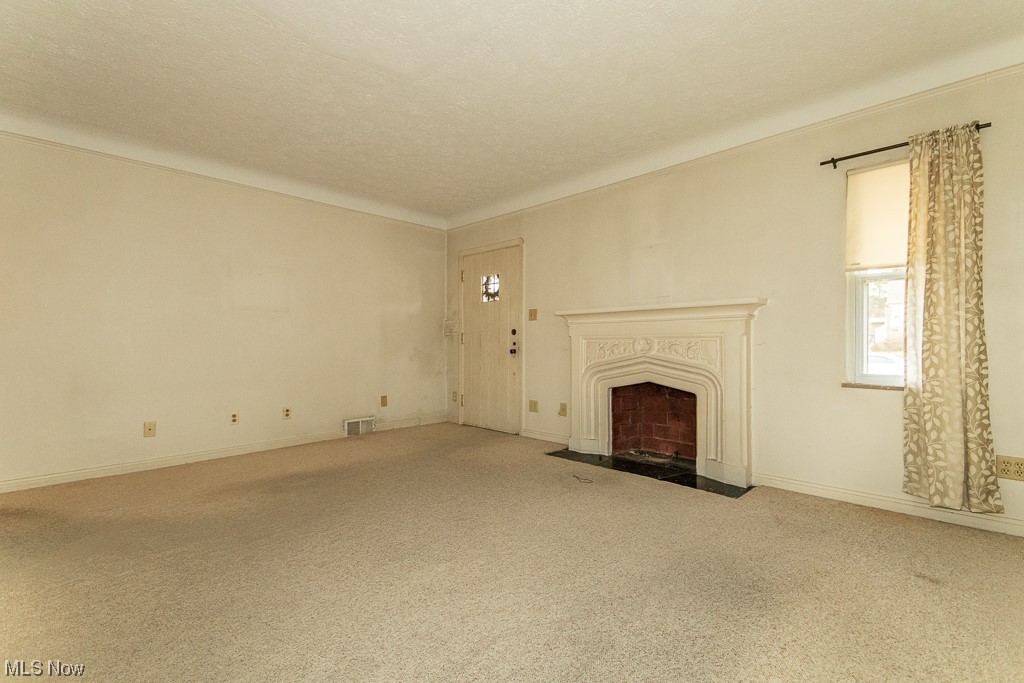 1056 Woodview Road Cleveland, OH 44121 - Photo 2 of 27