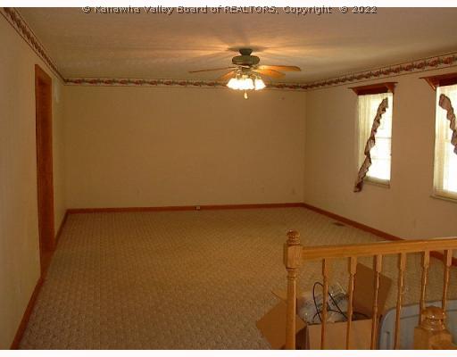 3794 Lower Falls Road St. Albans, WV 25177 - Photo 2 of 8 Living Room.
