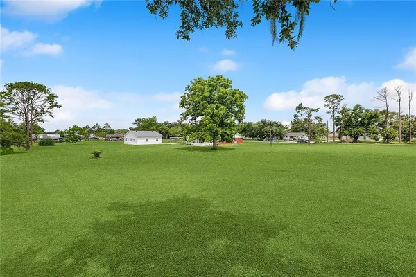 $319,900 | 136 Michael Drive, Des Allemands, LA 70030