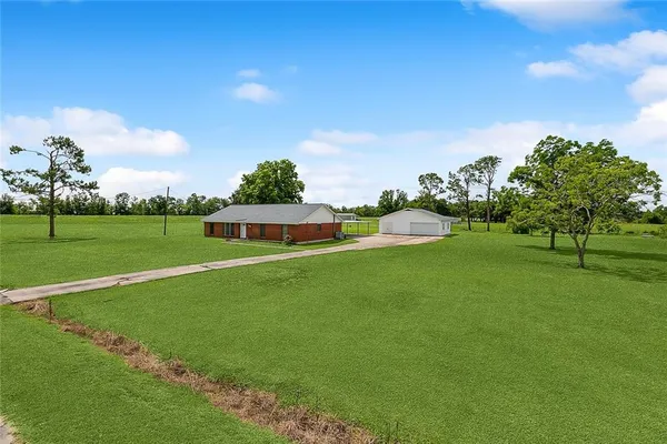 $319,900 | 136 Michael Drive, Des Allemands, LA 70030