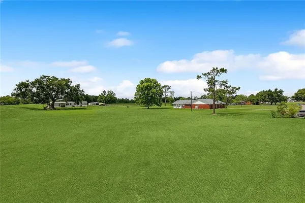 $319,900 | 136 Michael Drive, Des Allemands, LA 70030