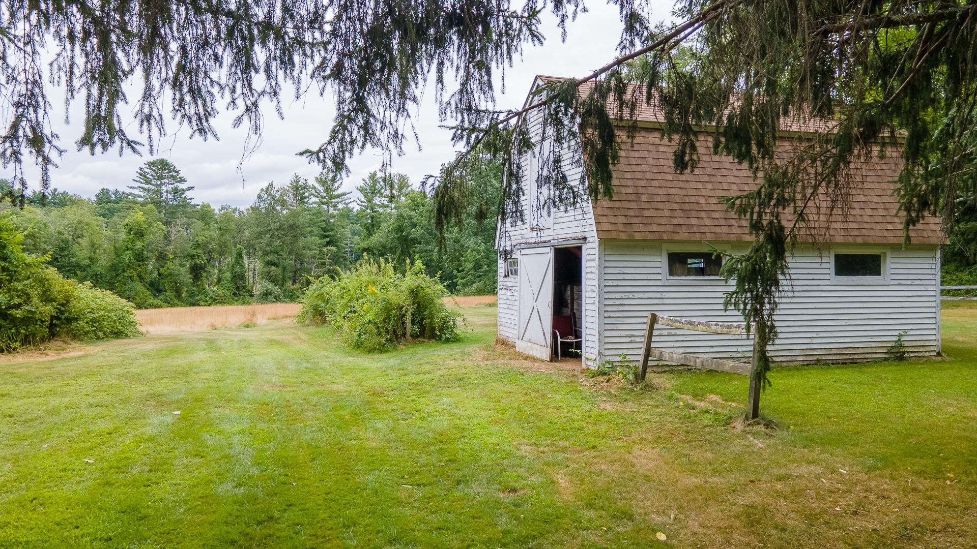 75 Exeter Road Kingston, NH 03848 - Photo 29 of 40