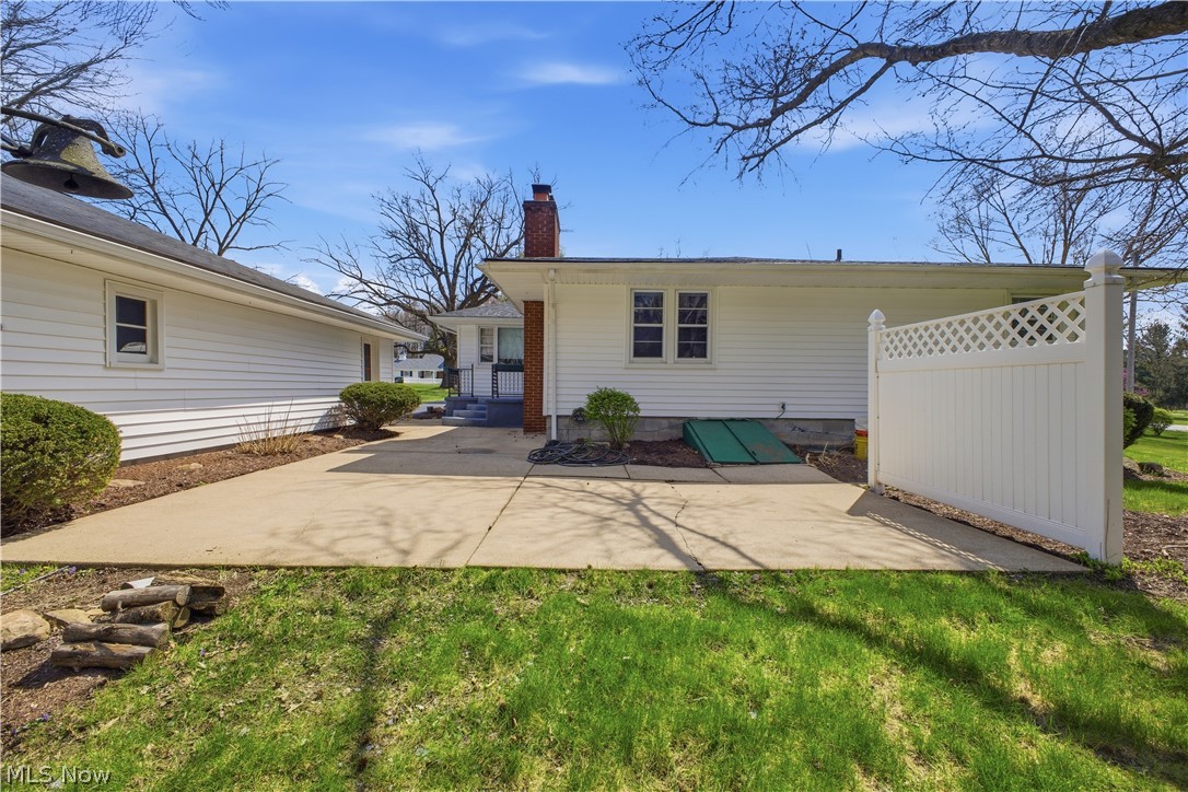 9231 King Graves Road Northeast Warren, OH 44484 - Photo 8 of 50