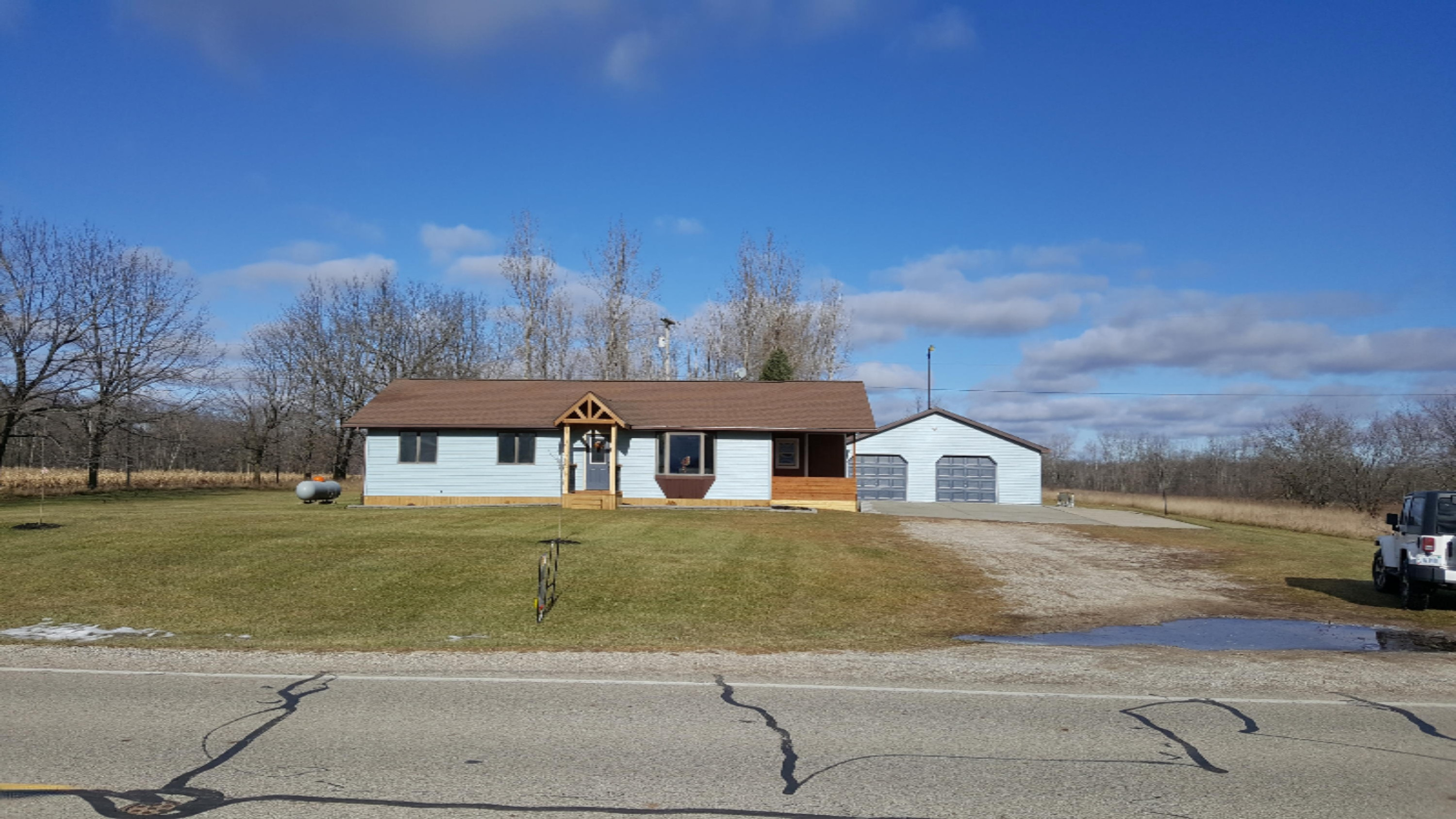 9507 Stanton Road Crystal, MI 48818 - Photo 3 of 40 20181204_121140