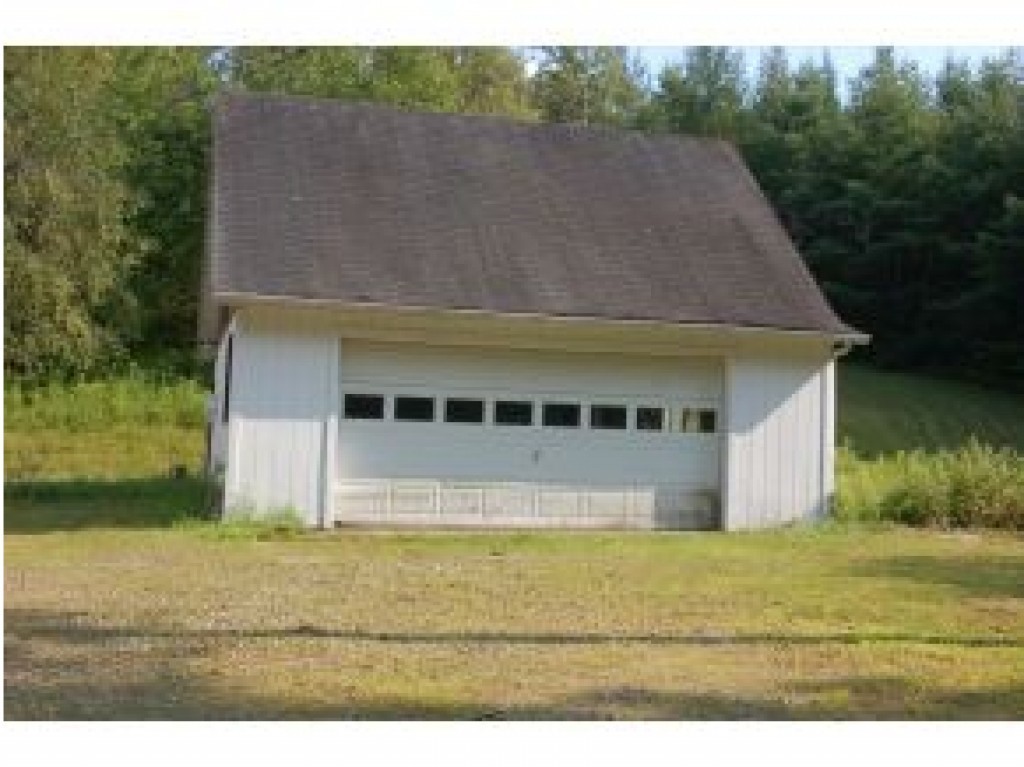 253 Littleton Road Whitefield, NH 03598 - Photo 3 of 17
