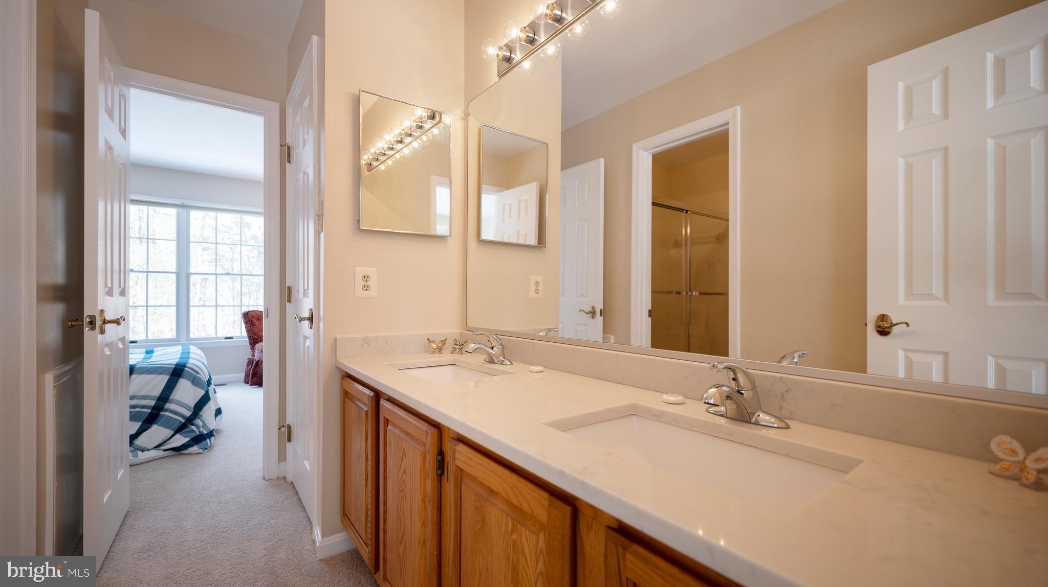 21001 Sunnyacres Road Gaithersburg, MD 20882 - Photo 31 of 48 Jack N Jill Bath