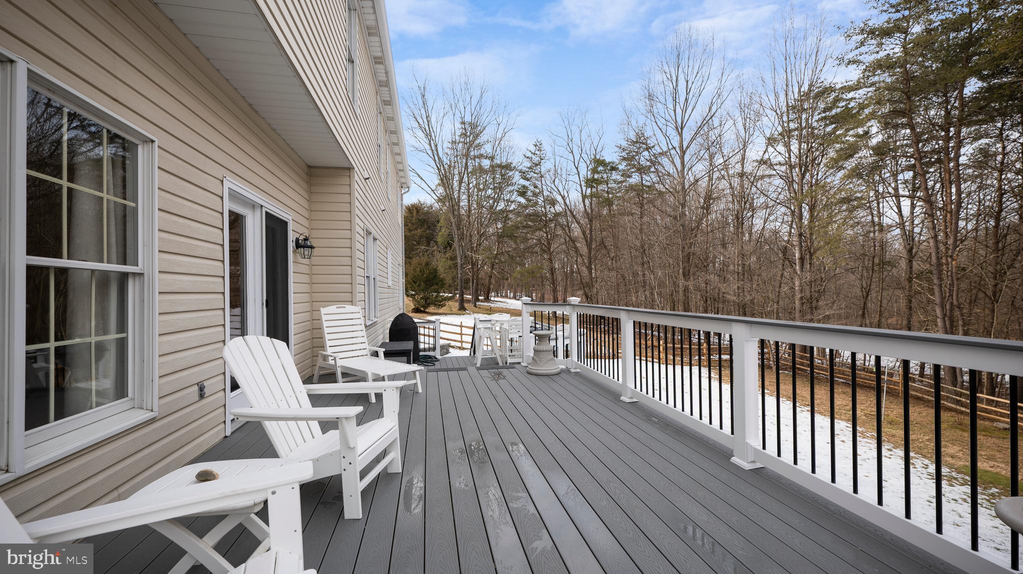 21001 Sunnyacres Road Gaithersburg, MD 20882 - Photo 40 of 48 Upper Deck