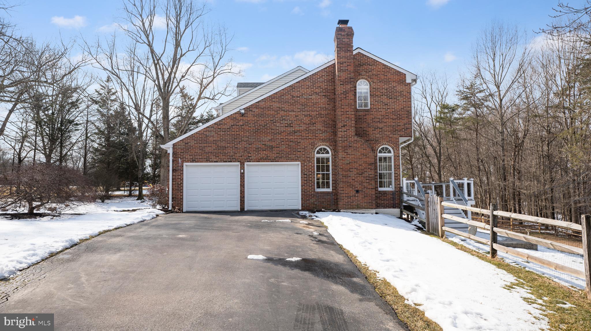 21001 Sunnyacres Road Gaithersburg, MD 20882 - Photo 43 of 48 Garage
