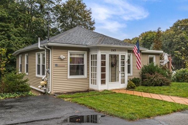 249 Maple Street Danvers, MA 01923 - Photo 2 of 30 Gallery Image 2