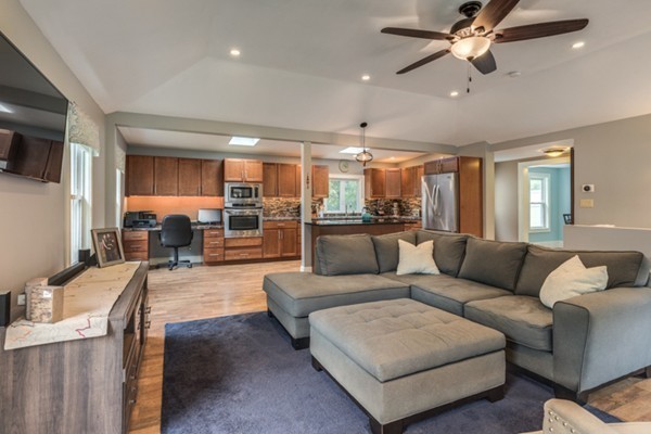 249 Maple Street Danvers, MA 01923 - Photo 8 of 30 Gallery Image 8