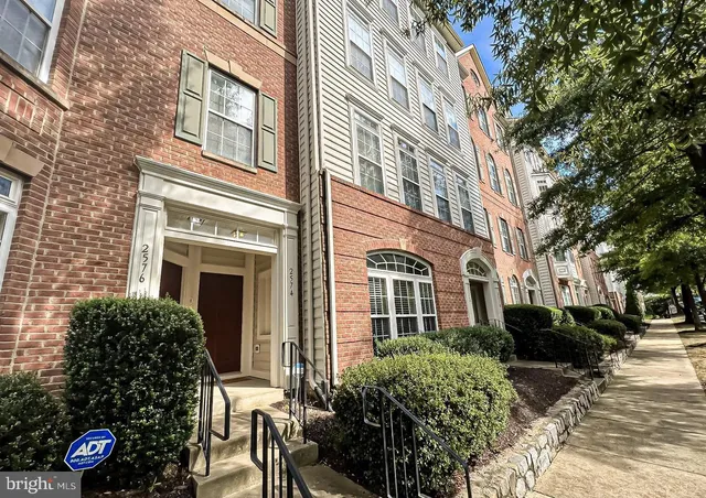 $2,850 | 2574 Eastbourne Drive, Woodbridge, VA 22191