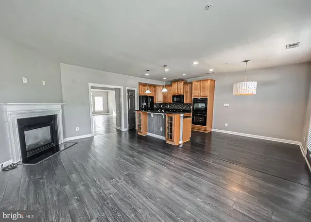 $2,850 | 2574 Eastbourne Drive, Woodbridge, VA 22191