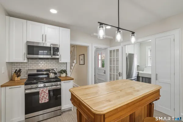 $619,900 | 365 Maple Avenue, Cheshire, CT 06410