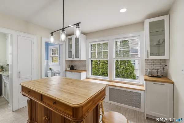 $619,900 | 365 Maple Avenue, Cheshire, CT 06410