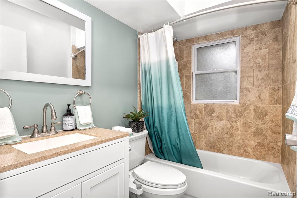 17329 Merriman Road Livonia, MI 48152 - Photo 20 of 46