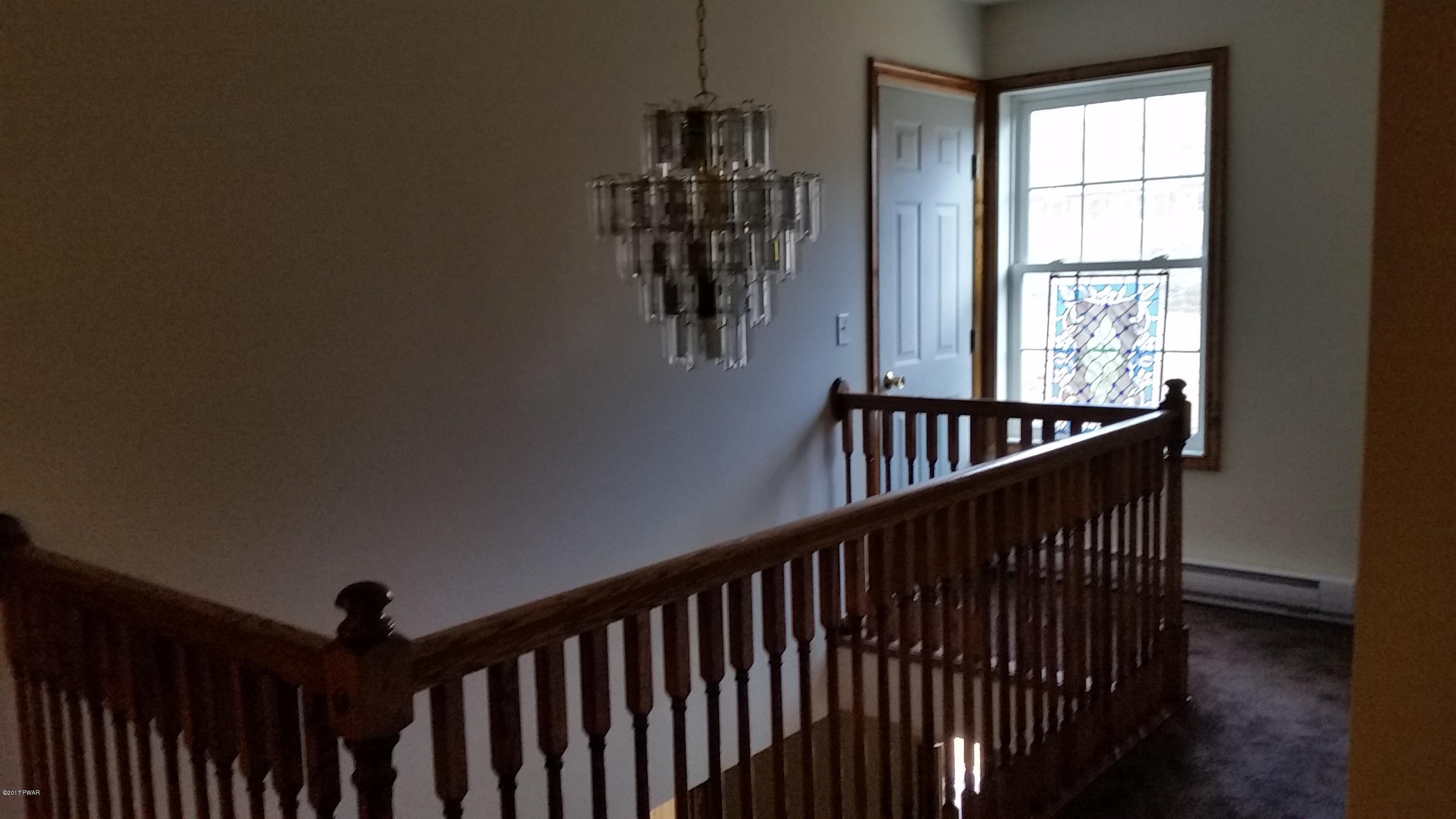 137 Johnson Road Milford, PA 18337 - Photo 23 of 26 9M Upstairs Hall