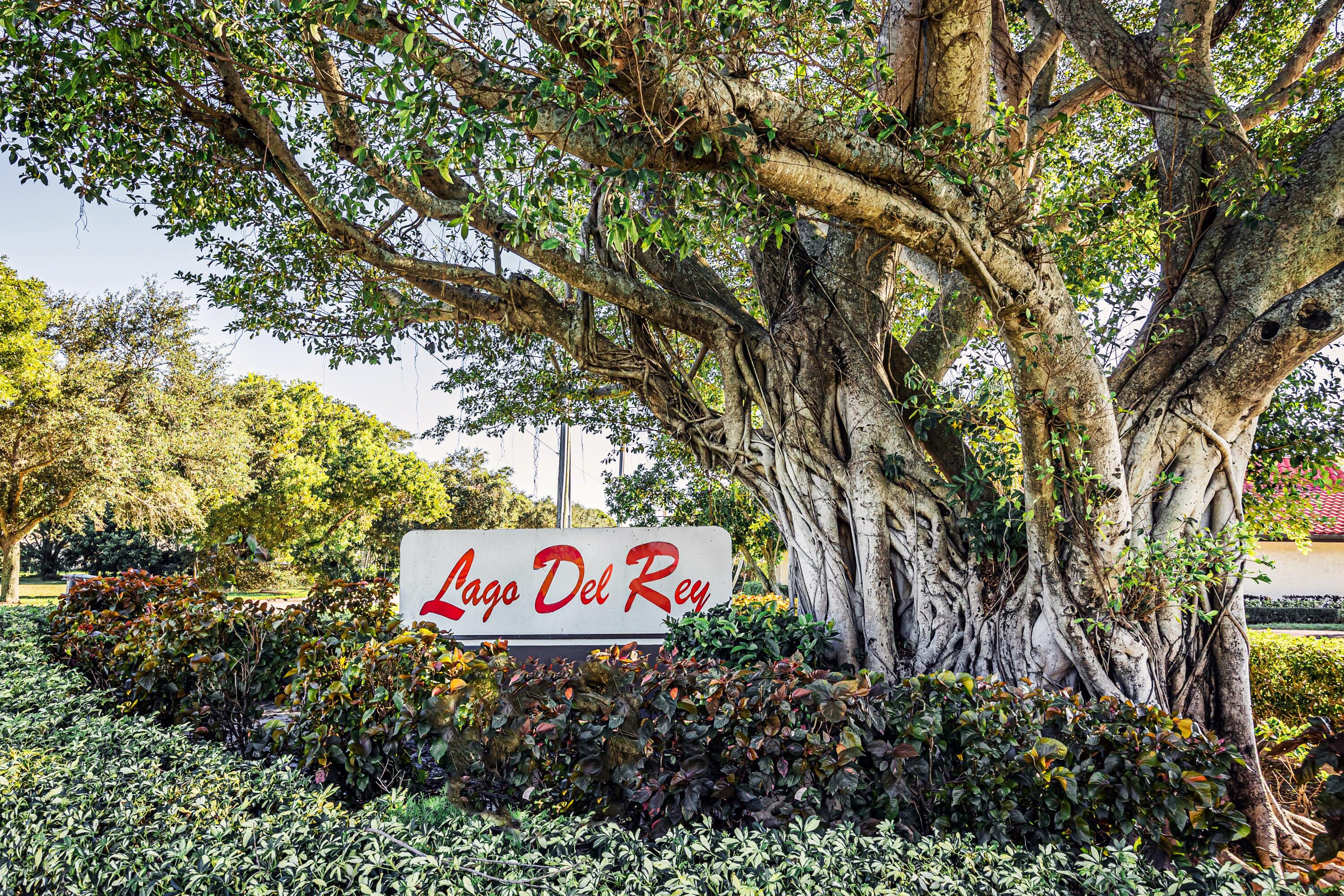 829 Camino Road, Unit 206C Delray Beach, FL 33445 - Photo 32 of 33 landscaped entrance