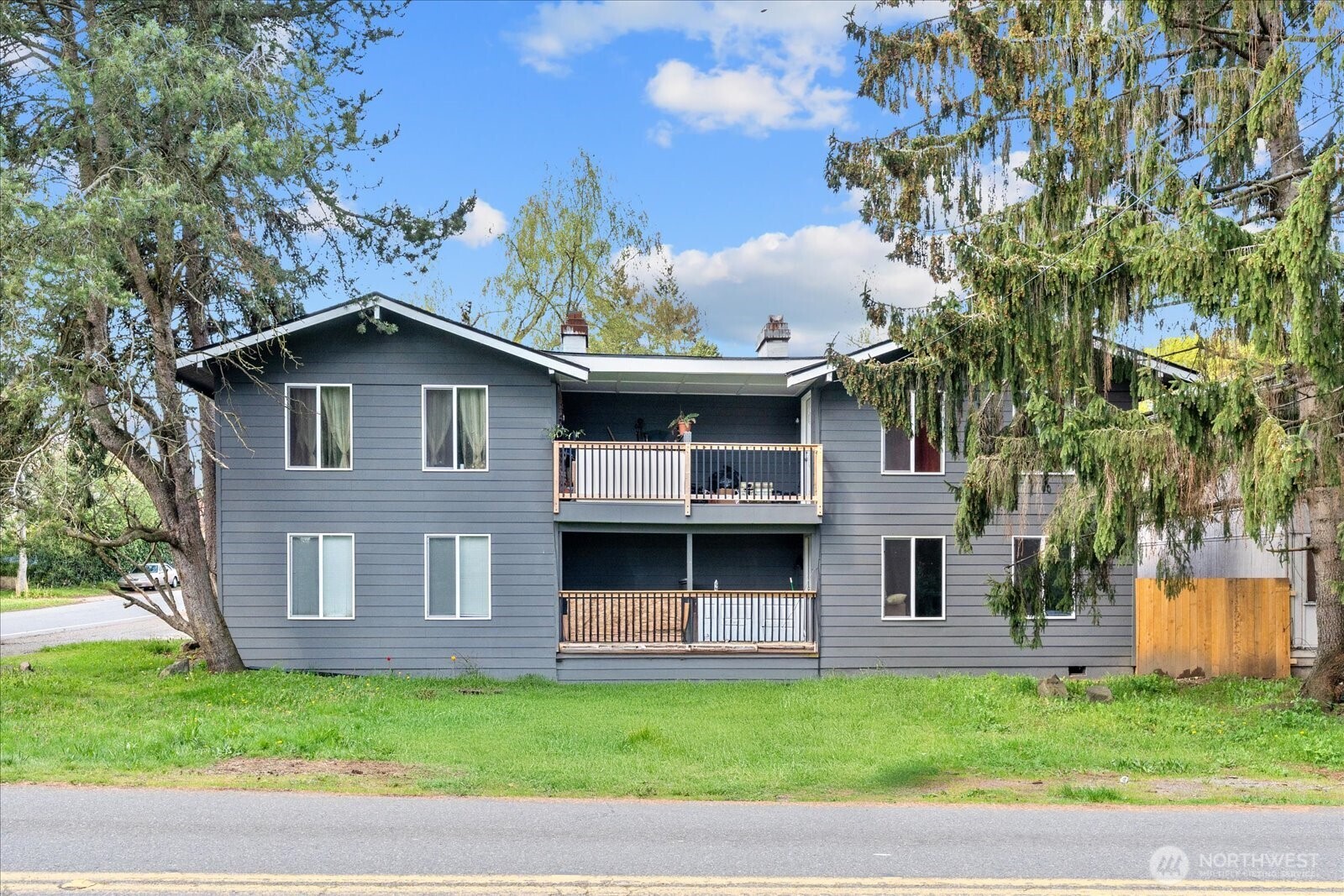 10443 17th Avenue Southwest Seattle, WA 98146 - Photo 8 of 40