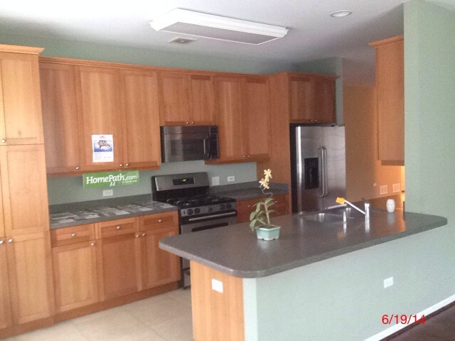 640 McHenry Road, Unit 2104 Wheeling, IL 60090 - Photo 3 of 16
