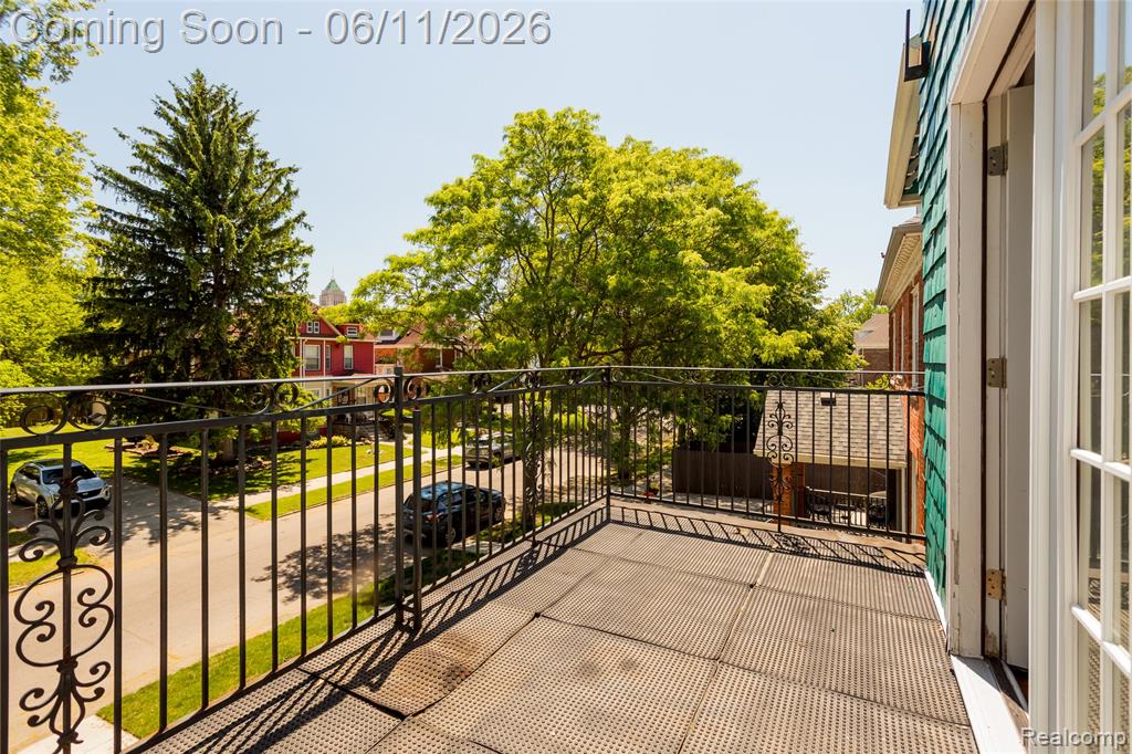 227 Melbourne Street Detroit, MI 48202 - Photo 36 of 50