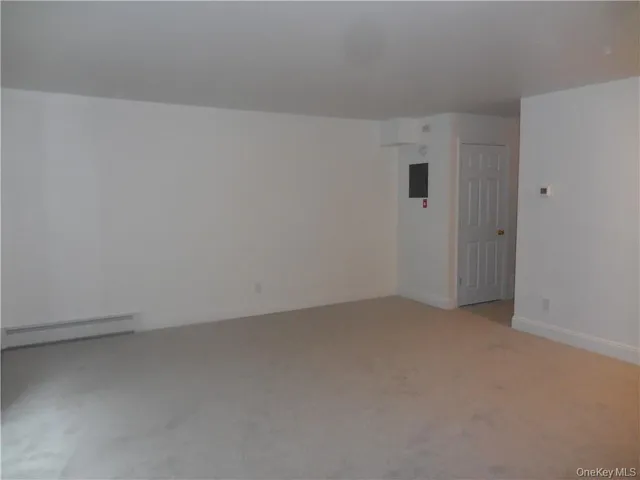 an empty room with an empty room