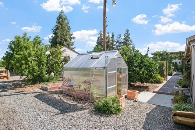 $1,599,999 | 631 East Barnhart Road, Hughson, CA 95326