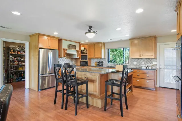 $1,599,999 | 631 East Barnhart Road, Hughson, CA 95326