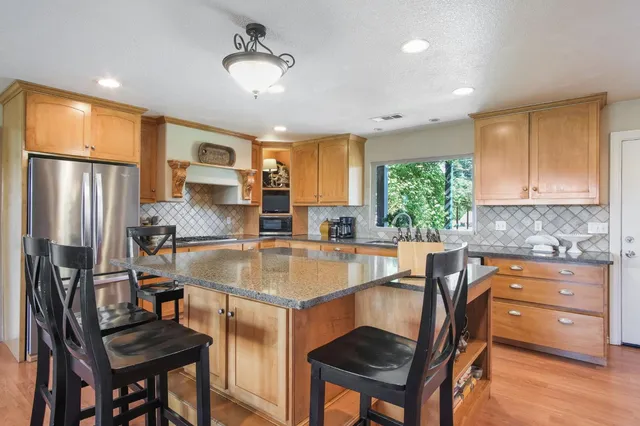 $1,599,999 | 631 East Barnhart Road, Hughson, CA 95326