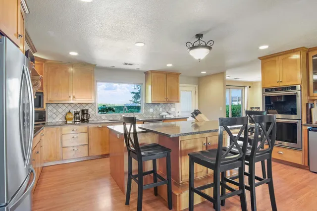 $1,599,999 | 631 East Barnhart Road, Hughson, CA 95326