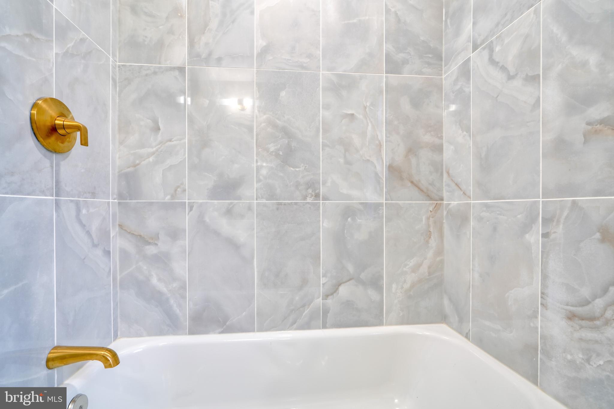 809 Wicklow Road Baltimore, MD 21229 - Photo 12 of 29