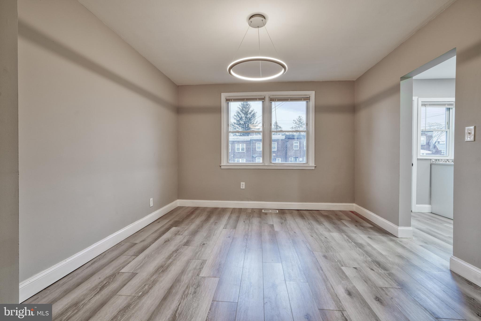 809 Wicklow Road Baltimore, MD 21229 - Photo 5 of 29