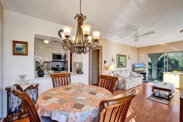 $215,000 | 250 Northeast 20th Street, Unit 3070, Boca Raton, FL 33431