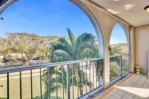 $215,000 | 250 Northeast 20th Street, Unit 3070, Boca Raton, FL 33431