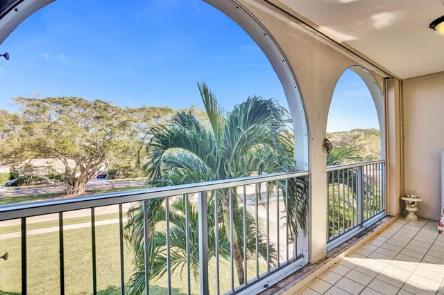 $215,000 | 250 Northeast 20th Street, Unit 3070, Boca Raton, FL 33431