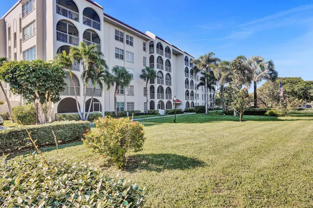 $215,000 | 250 Northeast 20th Street, Unit 3070, Boca Raton, FL 33431