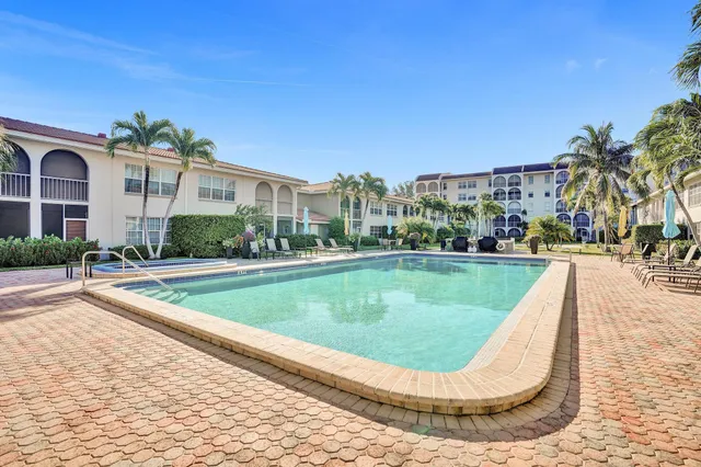 $215,000 | 250 Northeast 20th Street, Unit 3070, Boca Raton, FL 33431