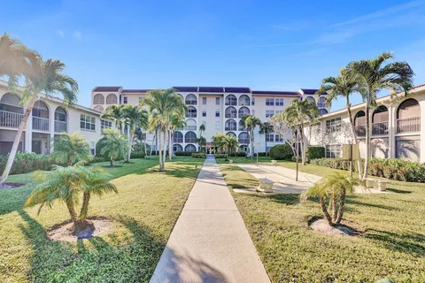 $215,000 | 250 Northeast 20th Street, Unit 3070, Boca Raton, FL 33431