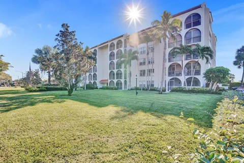 $215,000 | 250 Northeast 20th Street, Unit 3070, Boca Raton, FL 33431