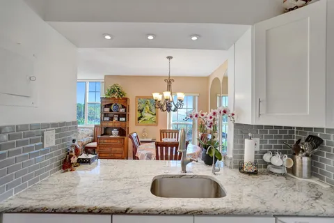 $215,000 | 250 Northeast 20th Street, Unit 3070, Boca Raton, FL 33431