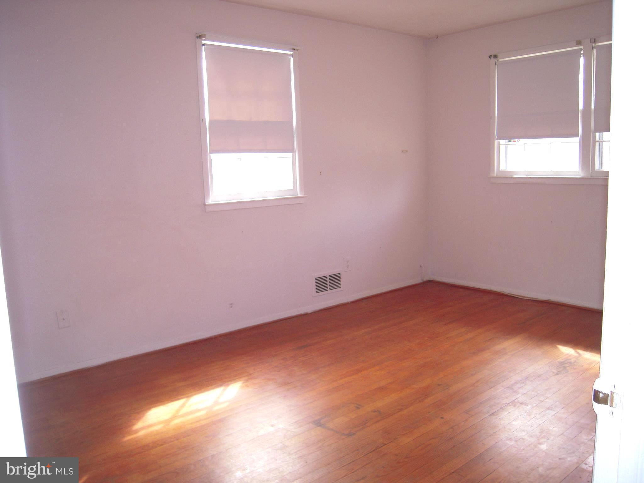 5601 Inverchapel Road Springfield, VA 22151 - Photo 12 of 27 2nd Bedroom