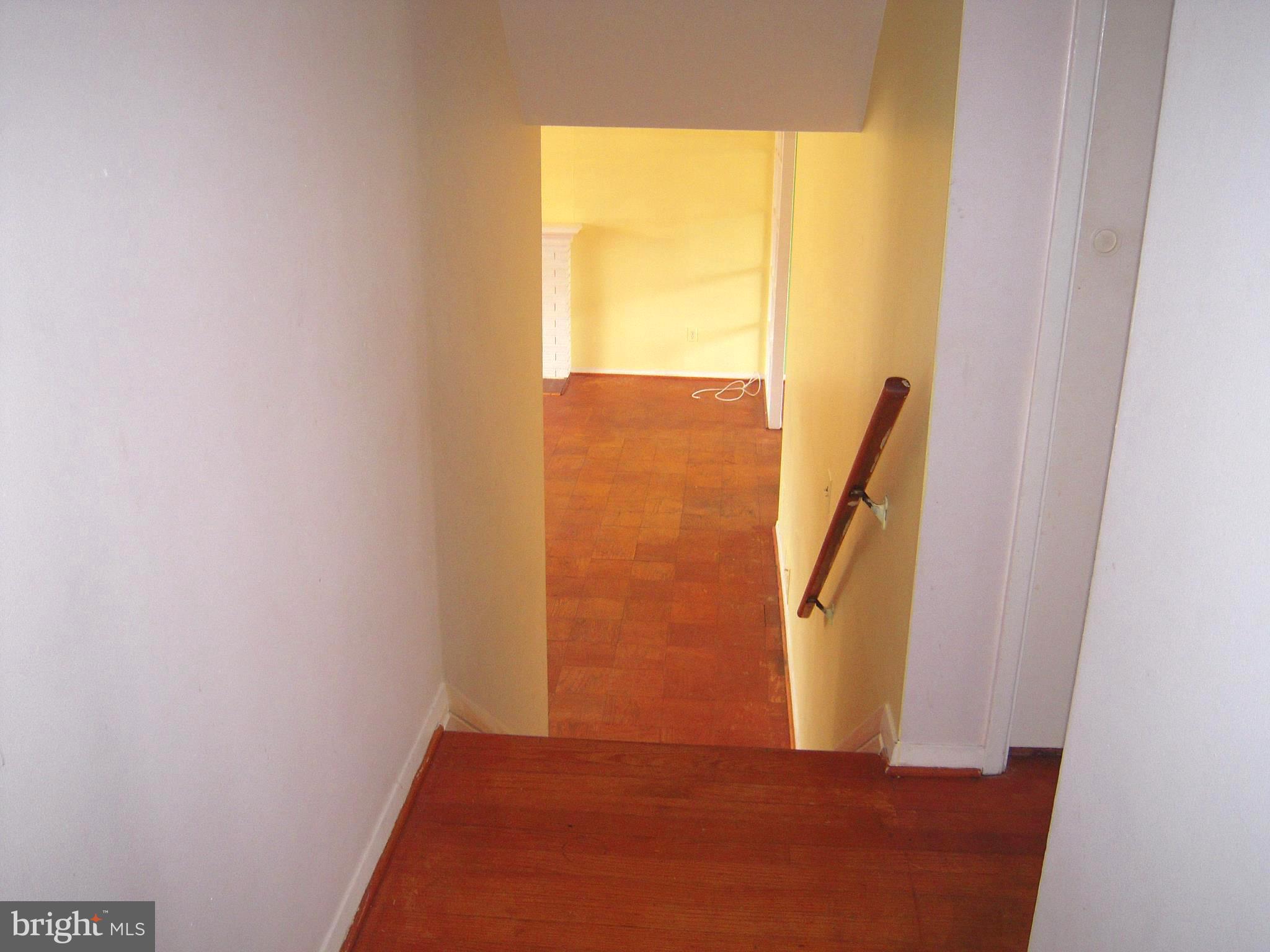 5601 Inverchapel Road Springfield, VA 22151 - Photo 17 of 27 Stair